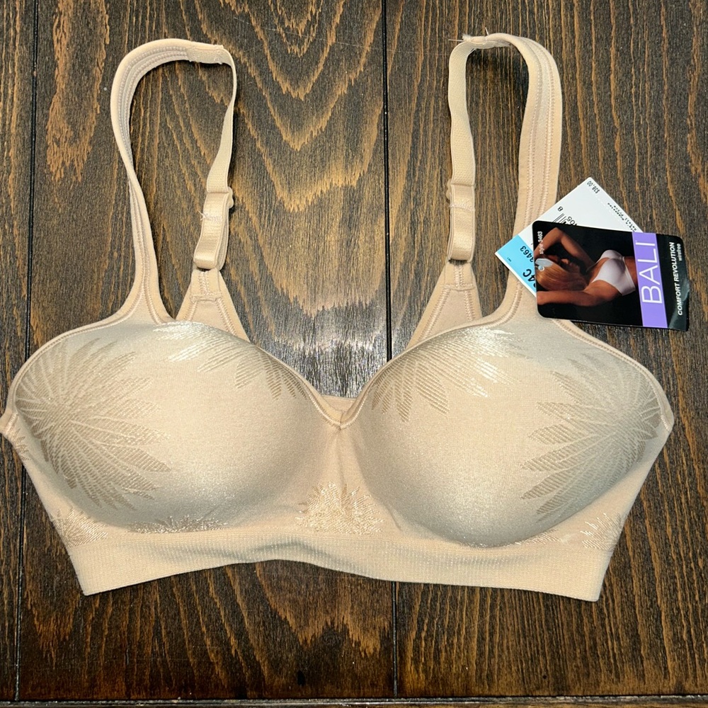 Bali Comfort Revolution Wireless Bra style 3463  NWT 34C Nude Beige